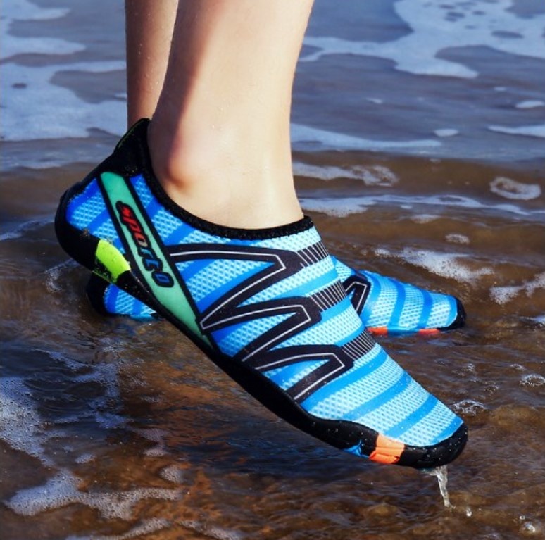 Aqua shoe